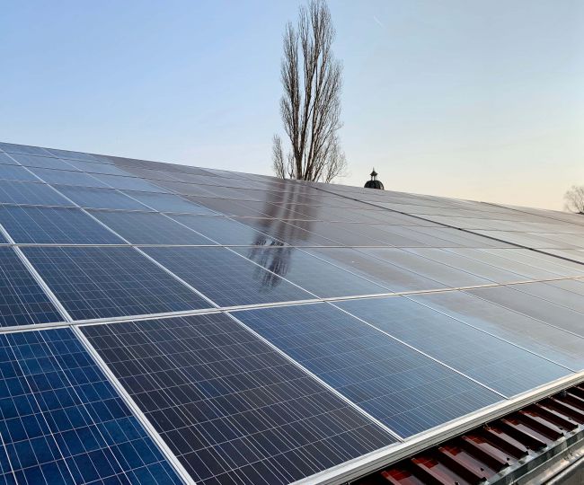 Service für Firmen: Photovoltaik Reinigung